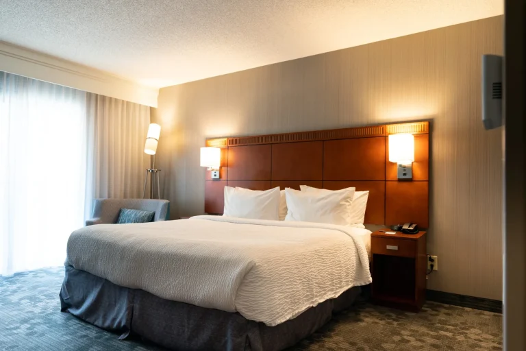Camera da letto king size in hotel