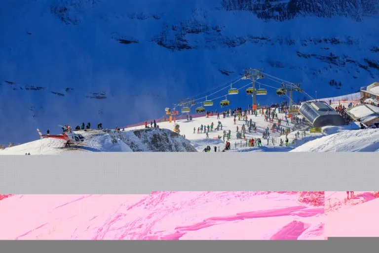 Blick auf das Skigebiet Jungfrau Wengen in der Schweiz